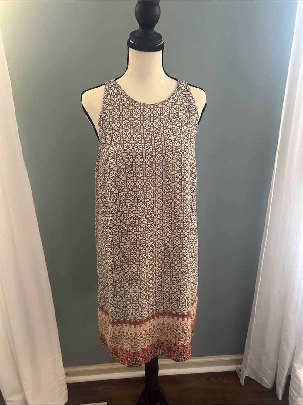 Lila Rose Sleeveless Midi Shift Dress in Cream and Rust